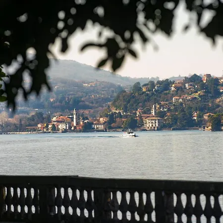 In The Amazing Park Of Taverna Apartament Torno